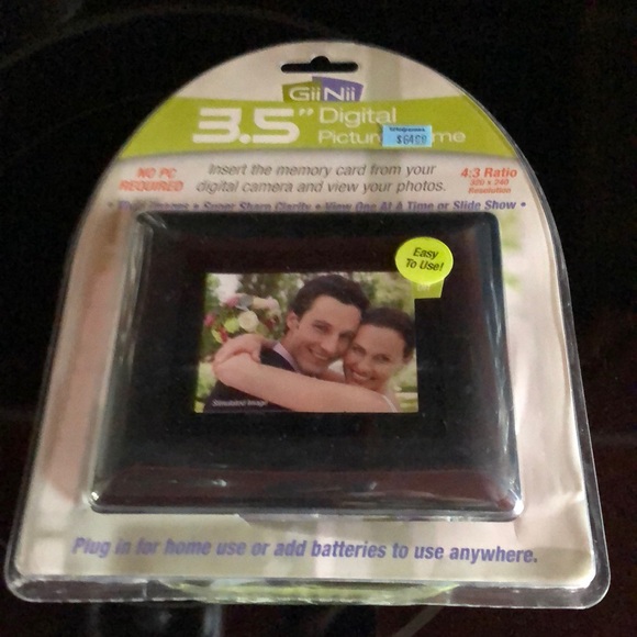 Digital picture frame - Picture 1 of 2